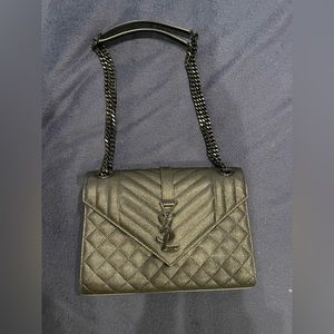 Like new medium envelop YSL chain shoulder bag.